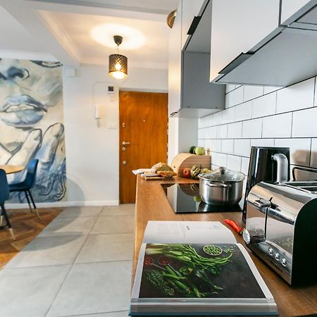 Nowogrodzka 78 - Apartament Dla 4 Osob - 200M Od Szpitala Klinicznego Na Lindleya - 1Km Do Dworca Centralnego - Wifi - Smart Tv 45 Cali Varsóvia Exterior foto